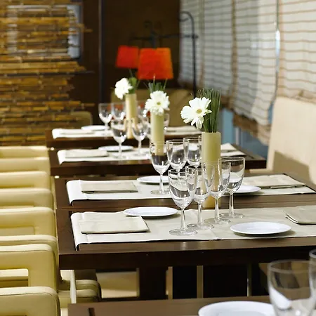 ホテル Sercotel Sant Boi